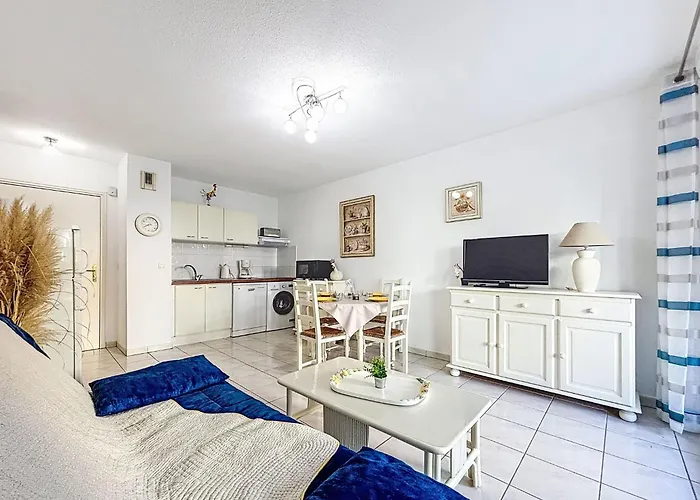 Apartment Les Calanques Du Parc-10 By Interhome