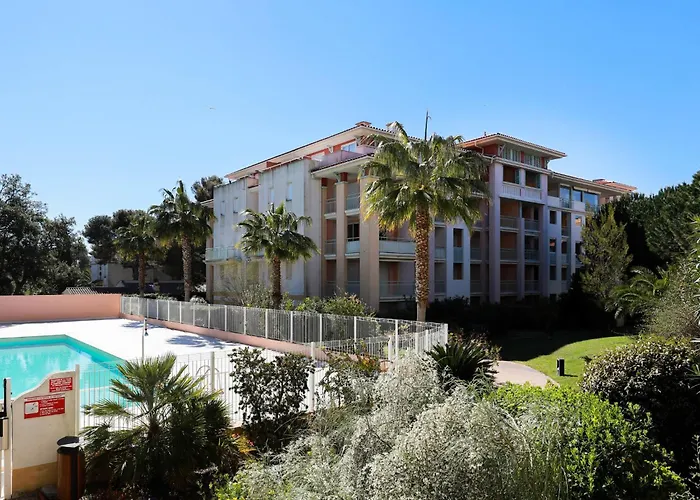 Apartment Les Calanques Du Parc-10 By Interhome
